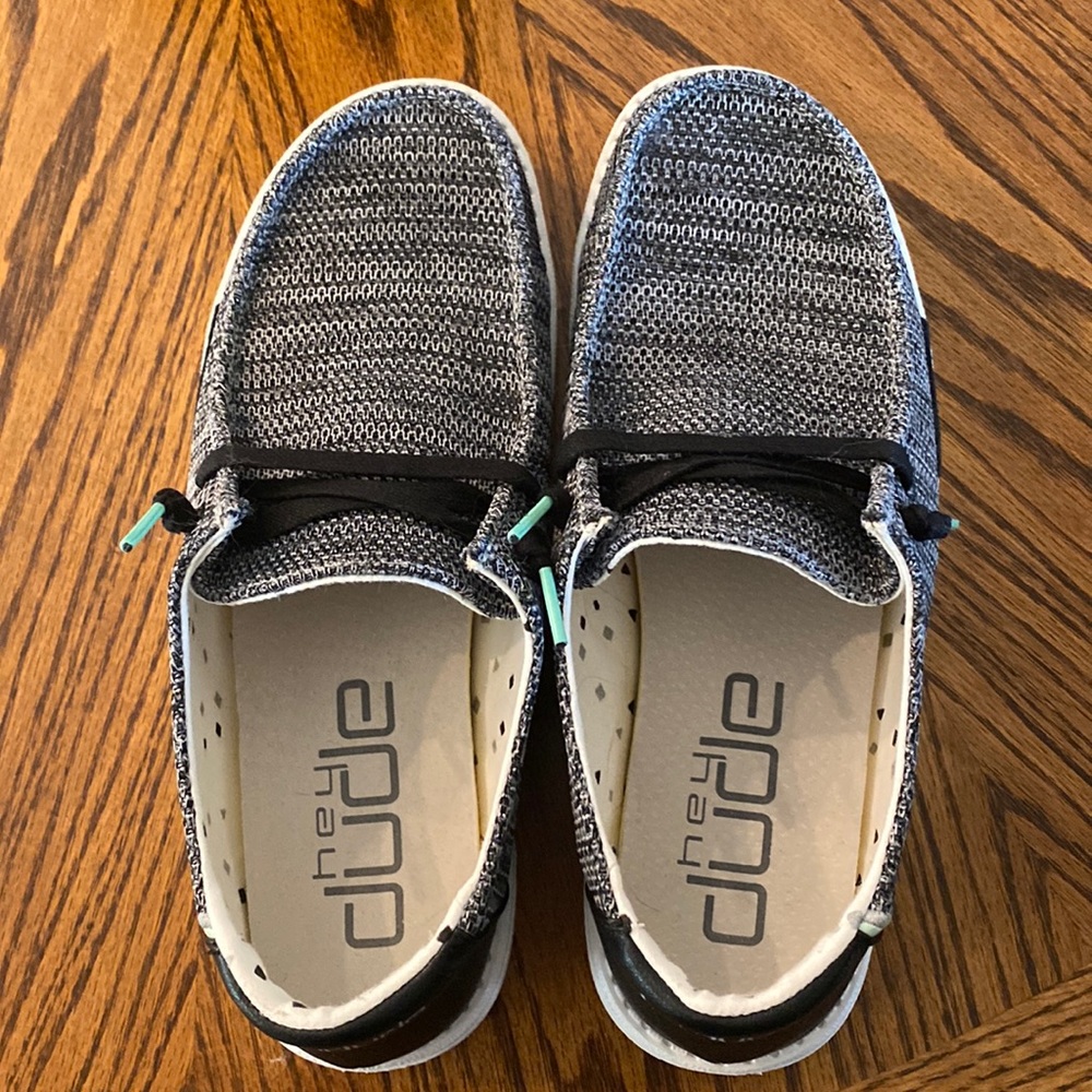 Women’s Hey Dudes size 9 Black
